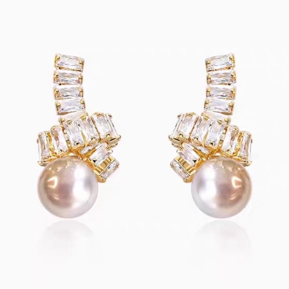 Pearl pendant earrings
